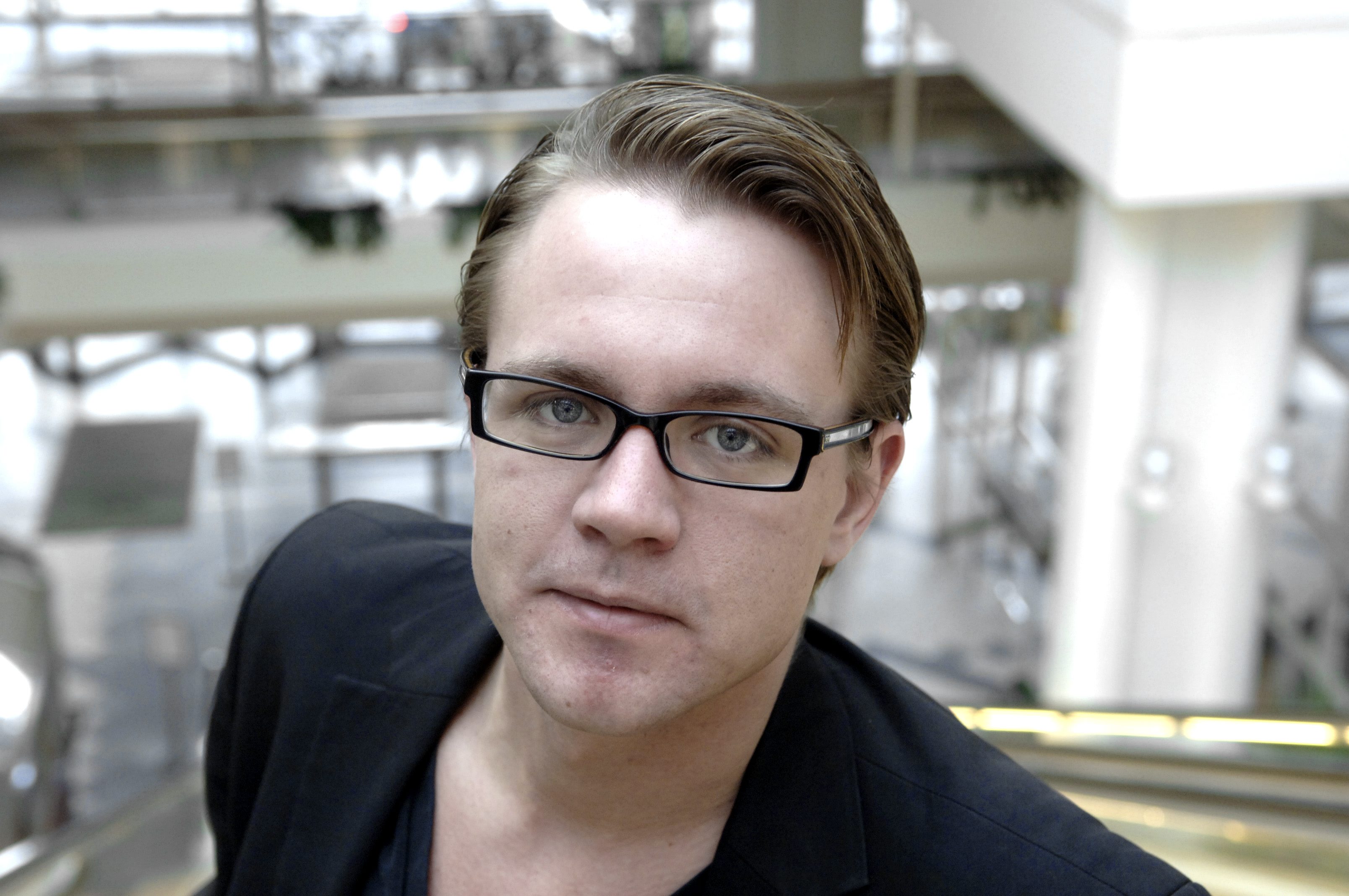 Fredrik Federley, Centerpartiet, Misshandel, Riksdagen