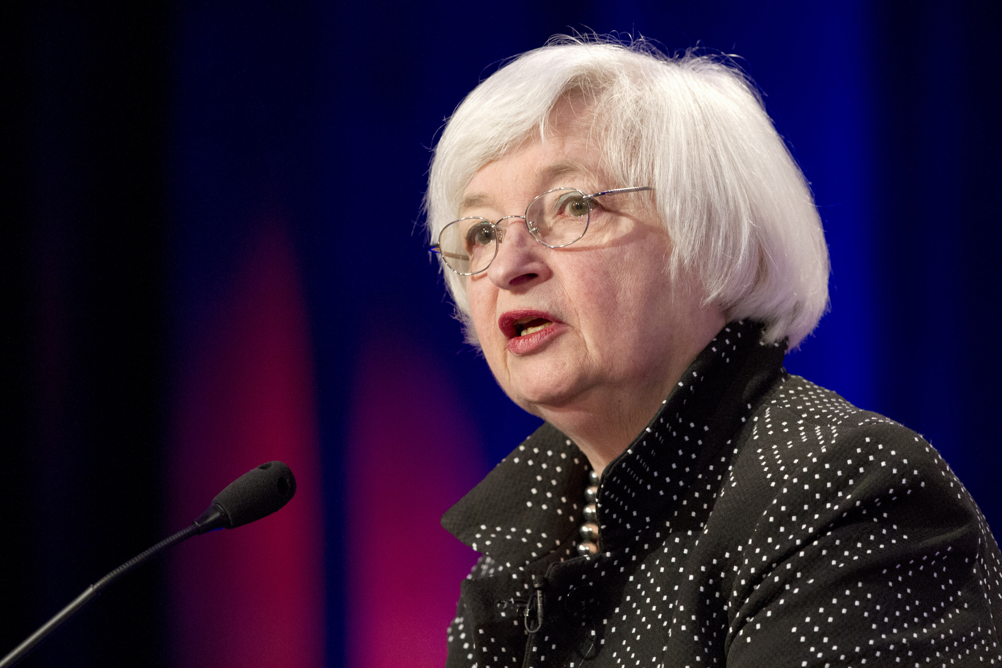 4. Janet Yellen. Amerikansk nationalekonom och professor. Första kvinna att leda USA:s centralbank. 4. Janet Yellen. Amerikansk nationalekonom och professor. Första kvinna att leda USA:s centralbank.