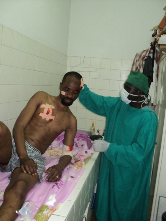 Efter att Jean Kabuidibuidi landat tillfångatogs han och utsattes för misshandel och tortyr.