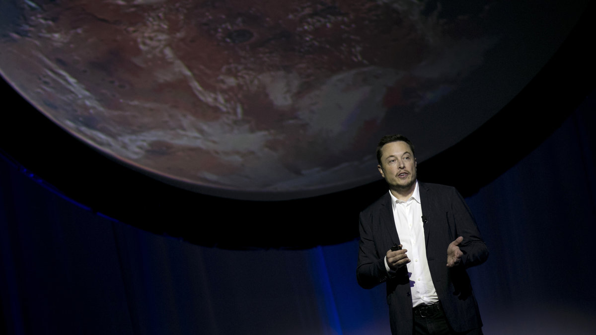 Superentreprenören Elon Musk presenterar sin vision om att få människor till Mars.