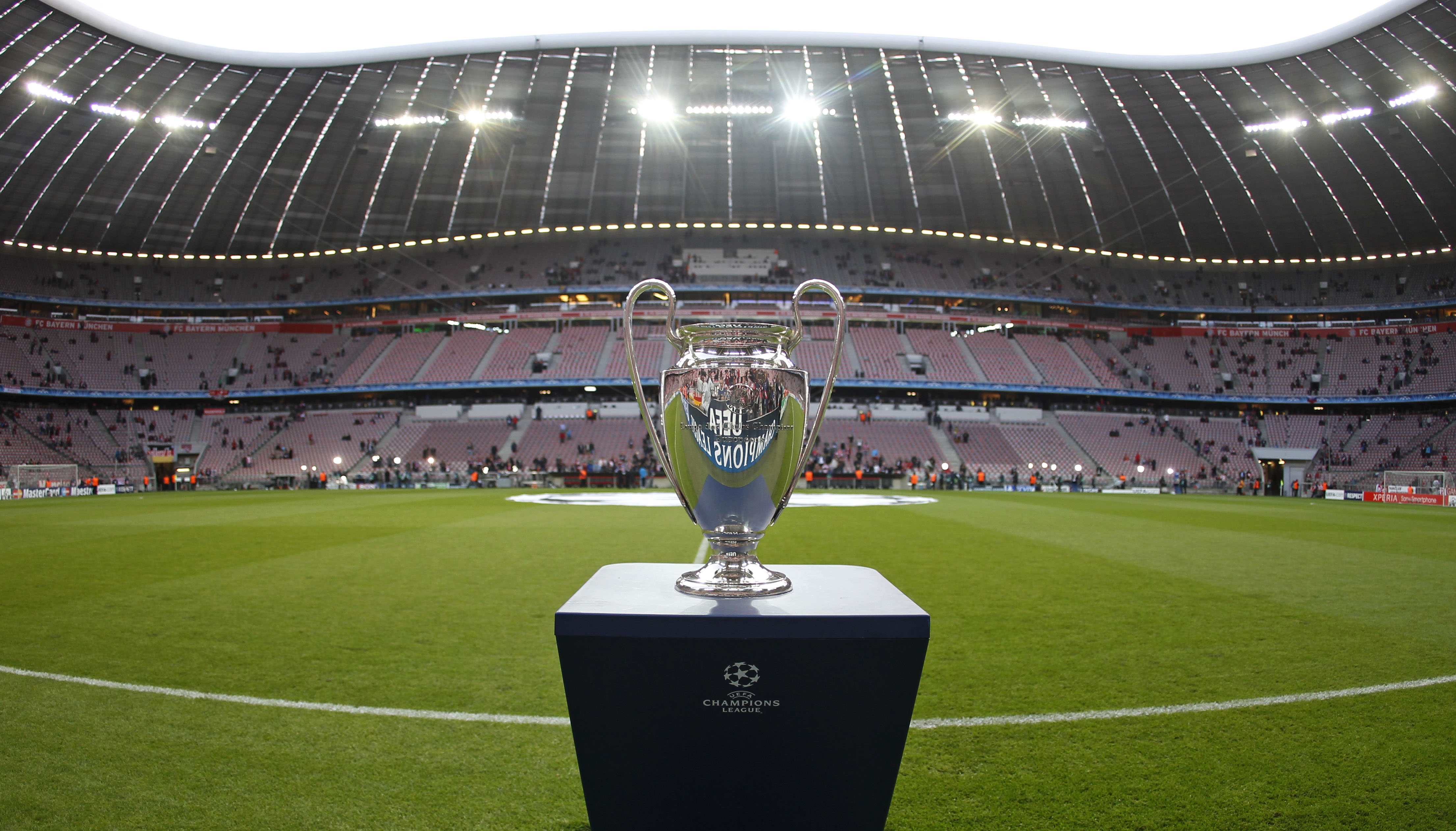 Vilka som går vinnare ur striden och hela vägen till final är fortfarande oklart. Nästa vecka möts lagen igen på Santiago Bernabeu. Vilka som går vinnare ur striden och hela vägen till final är fortfarande oklart. Nästa vecka möts lagen igen på Santiago Bernabeu.