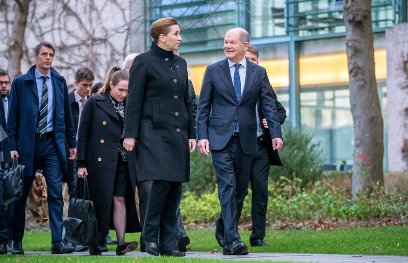 Mette Frederiksen och Olaf Scholz hann med en liten promenad i Berlin.