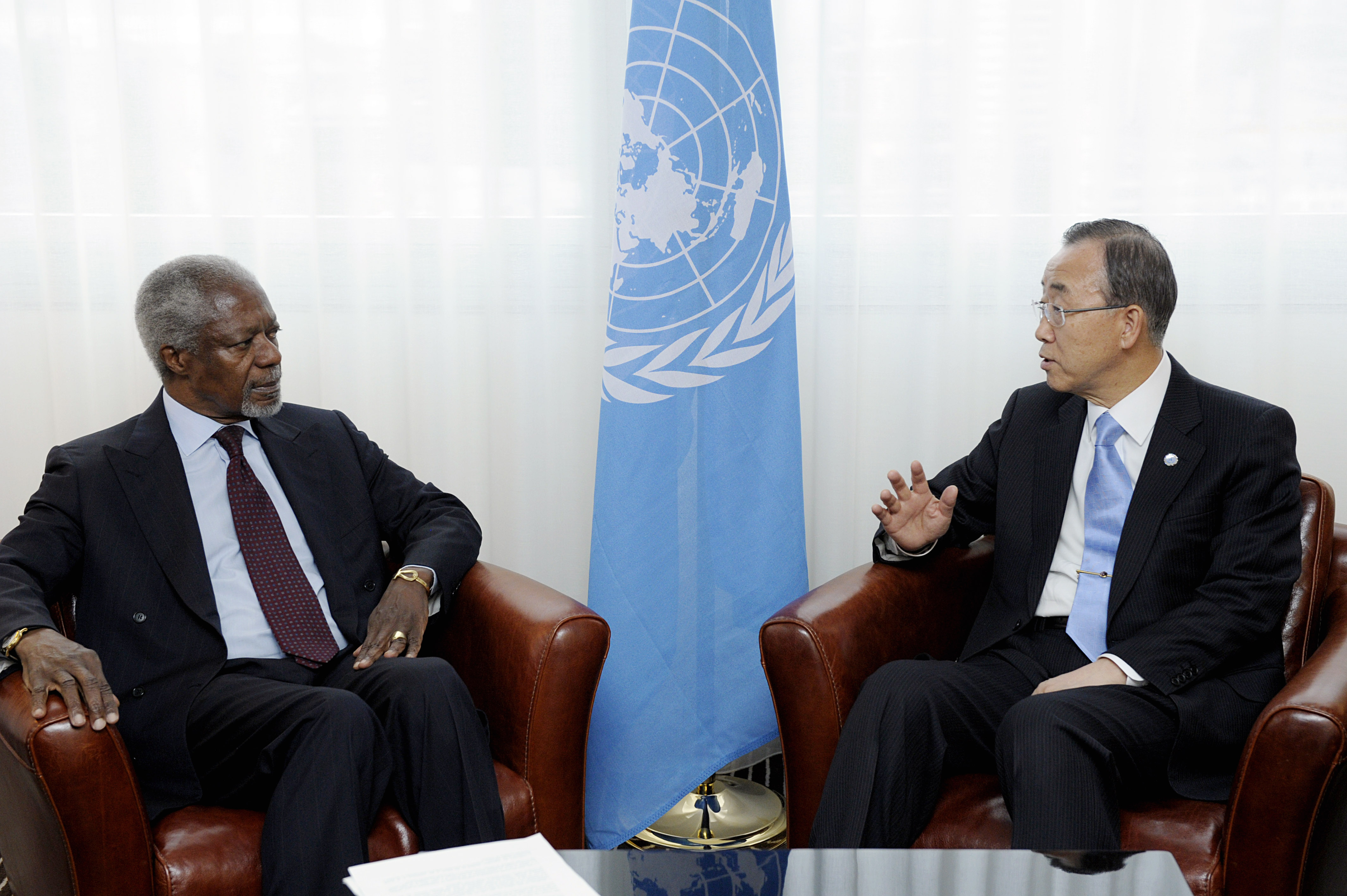 Kofi Annan och FN:s generalsekreterare Ban Ki-moon.
