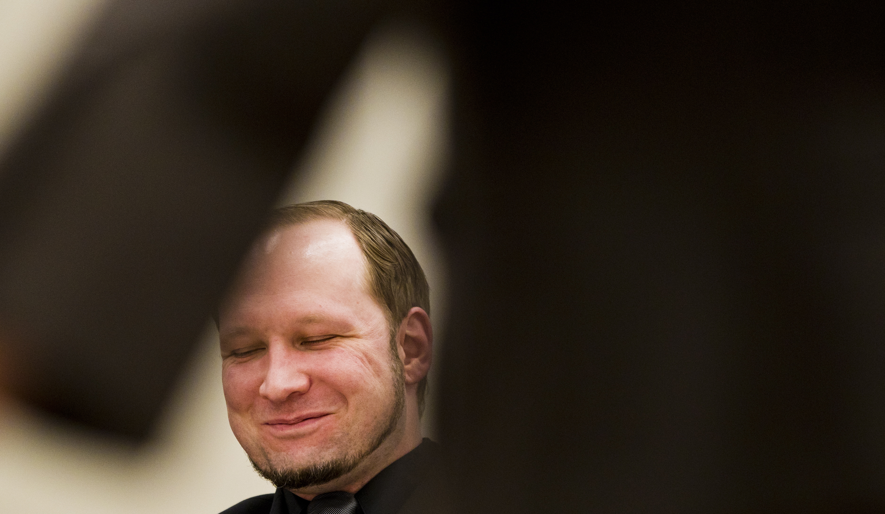 Under torsdagen började Breivik skratta åt rättspsykiatrikern.