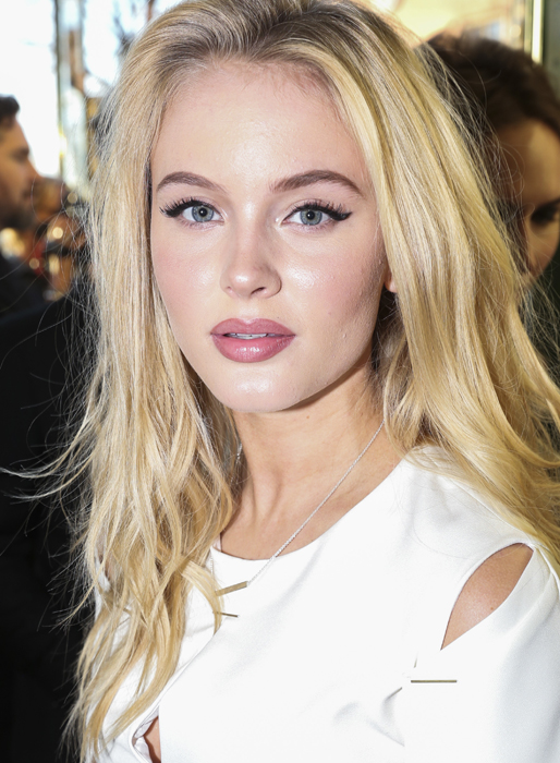 Zara Larsson var tjusig i vitt. Zara Larsson var tjusig i vitt.