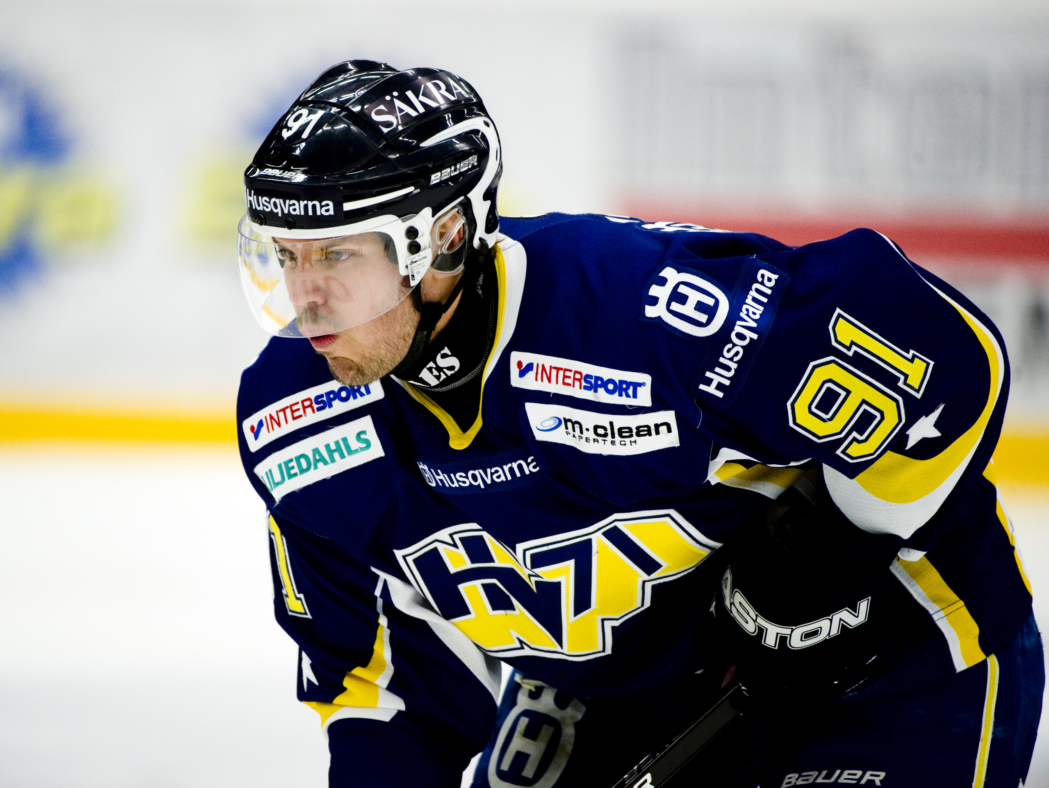 Björn Melin har representerat HV 71 större delen av sin karriär, men väljer nu att flytta till AIK och Stockholm.