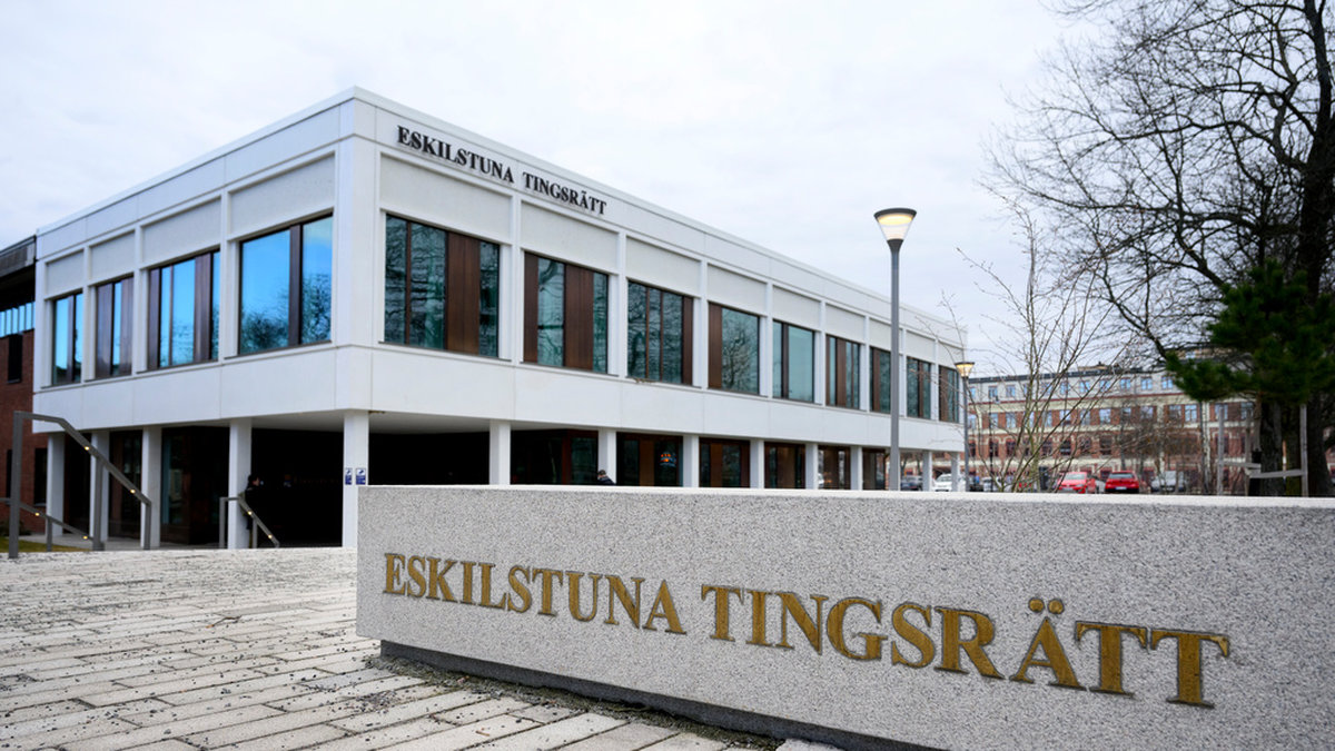 En man döms till 14 års fängelse vid Eskilstuna tingsrätt. Arkivbild.