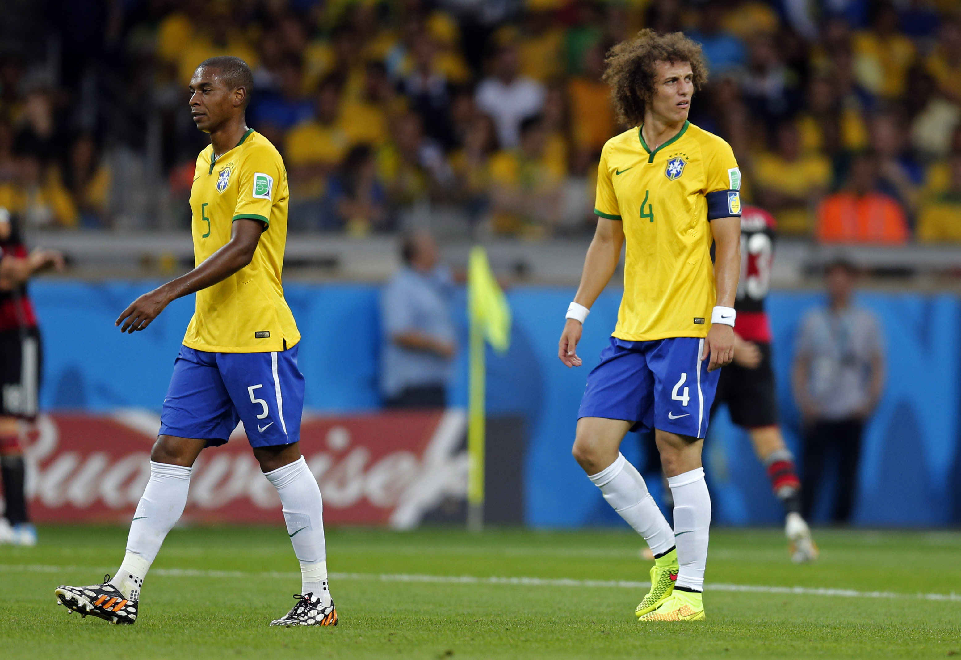 Nedslagna brasilianska spelare. 