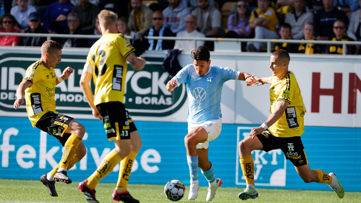 Elfsborg petade ner Malmö FF från serieledningen, med en 3–0-seger.