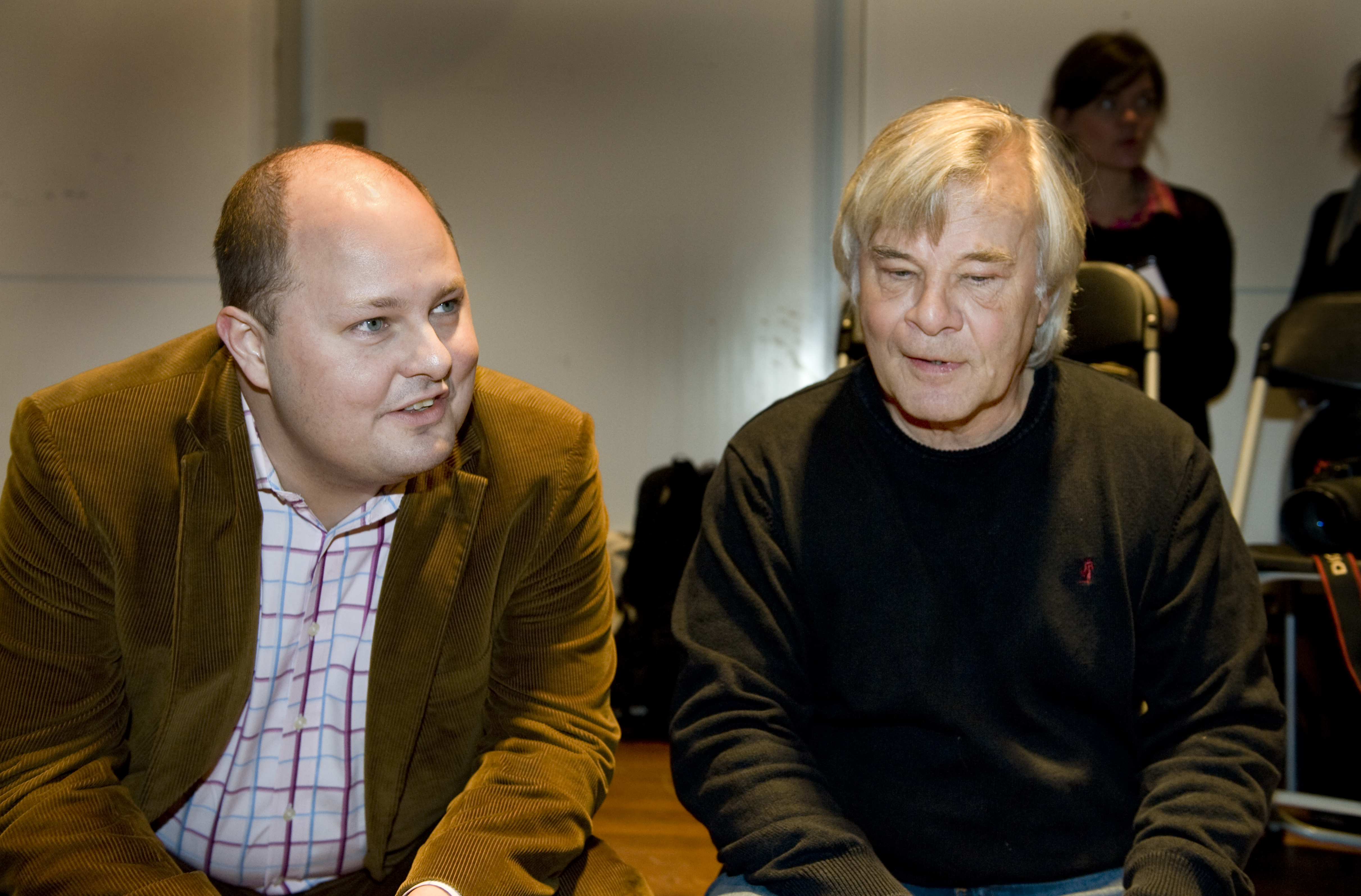 Thomas Mattsson tillsammans med Jan Guillou som även han tidigare köpt vapen illegalt. 