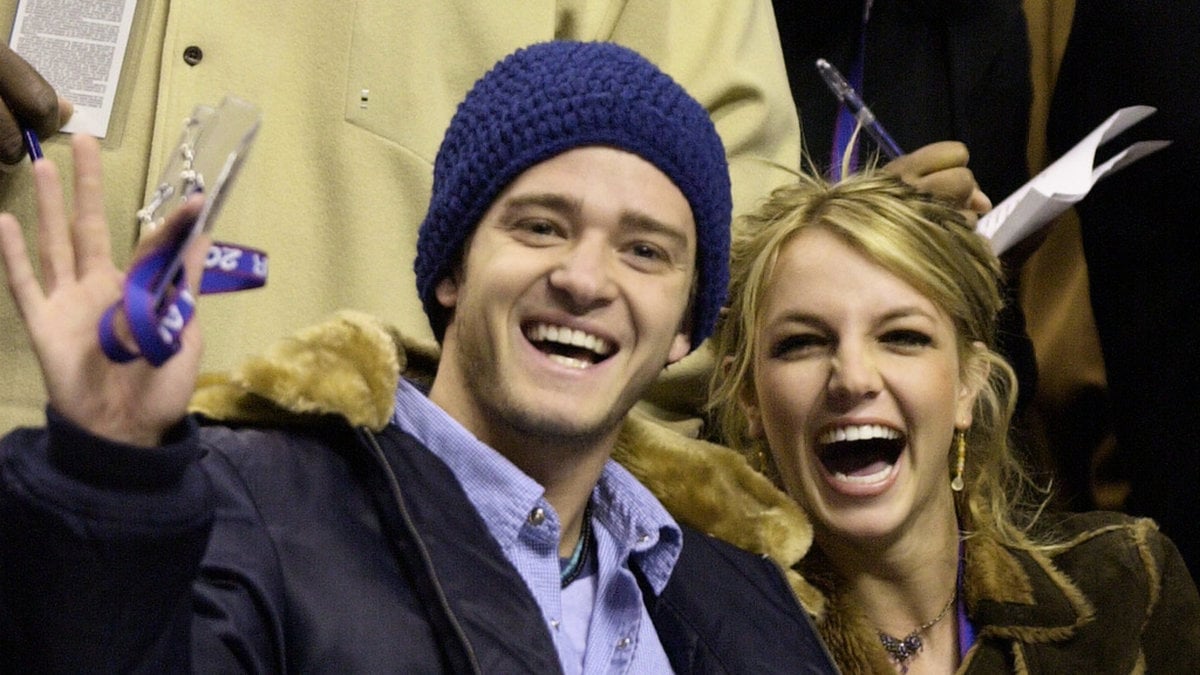 Justin Timberlake och Britney Spears började dejta när de var 18 respektive 17 år. Här på en NBA-match 2002. Arkivbild.