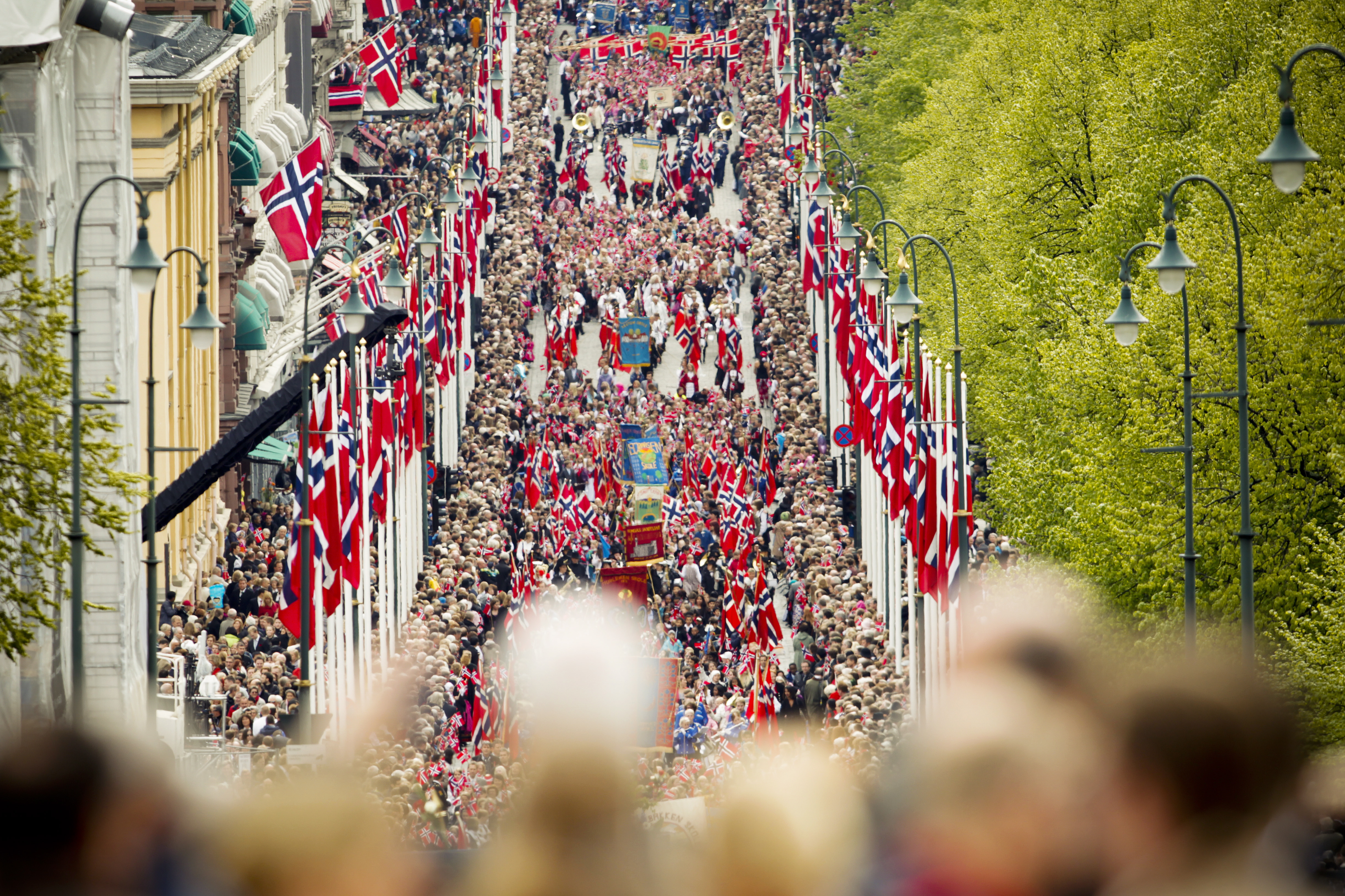 Firande på Karl Johans gata. Firande på Karl Johans gata.