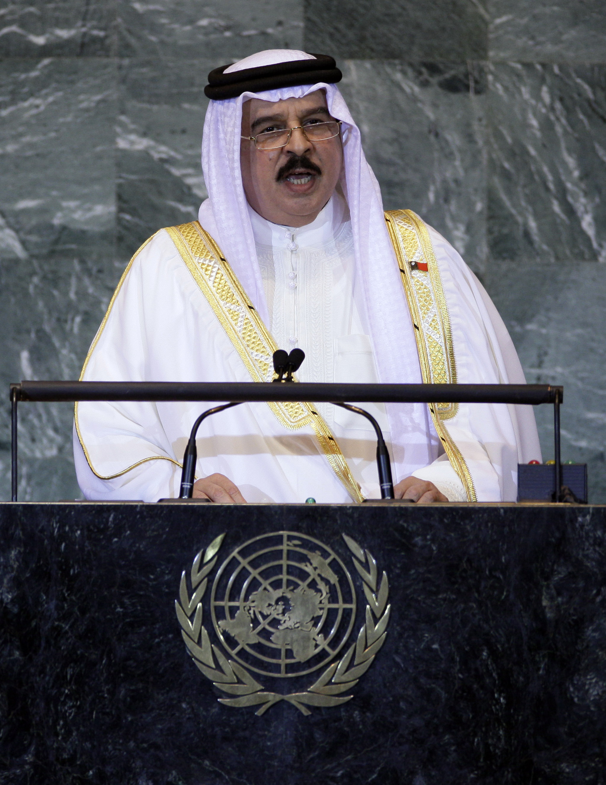 Listans andra nykomling är Bahrain där upproret mot kung Hamad bin Issa Al Khalifa ännu pågår, de senaste dagarna i ökad styrka. Regimen har stängt ned flera människorättsorganisationers sajter, smutskastat aktivister offentligt och fängslat kända bloggar