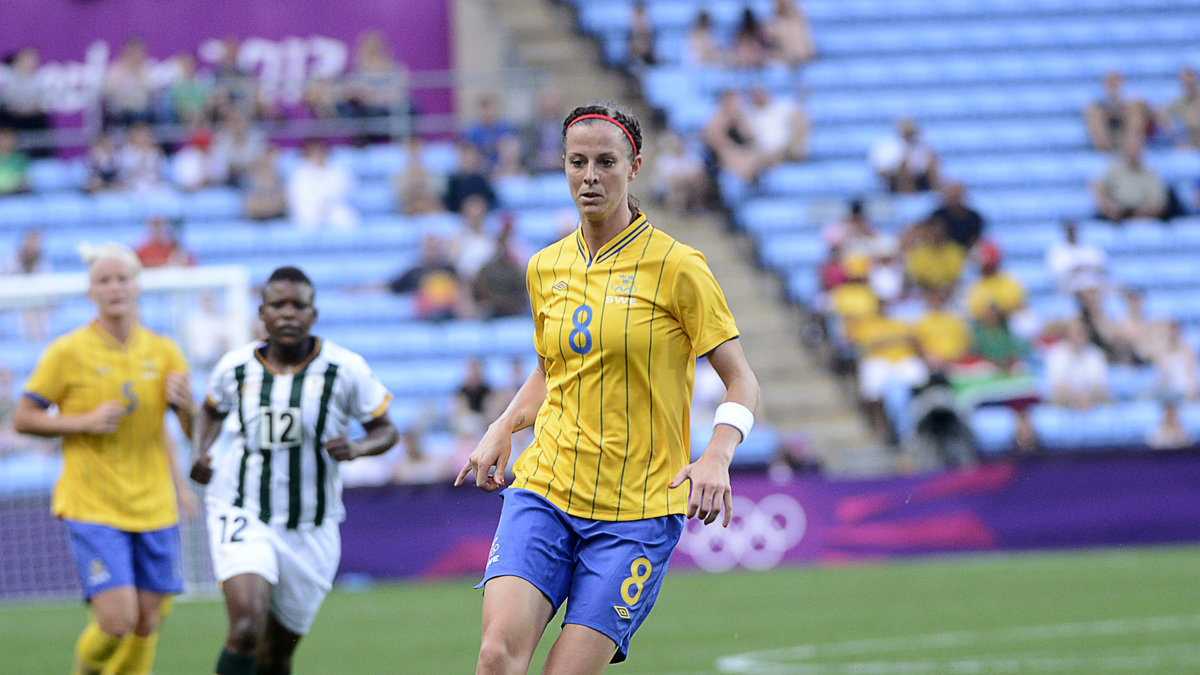 Sveriges största stjärna Lotta Schelin gjorde två mål i matchen.