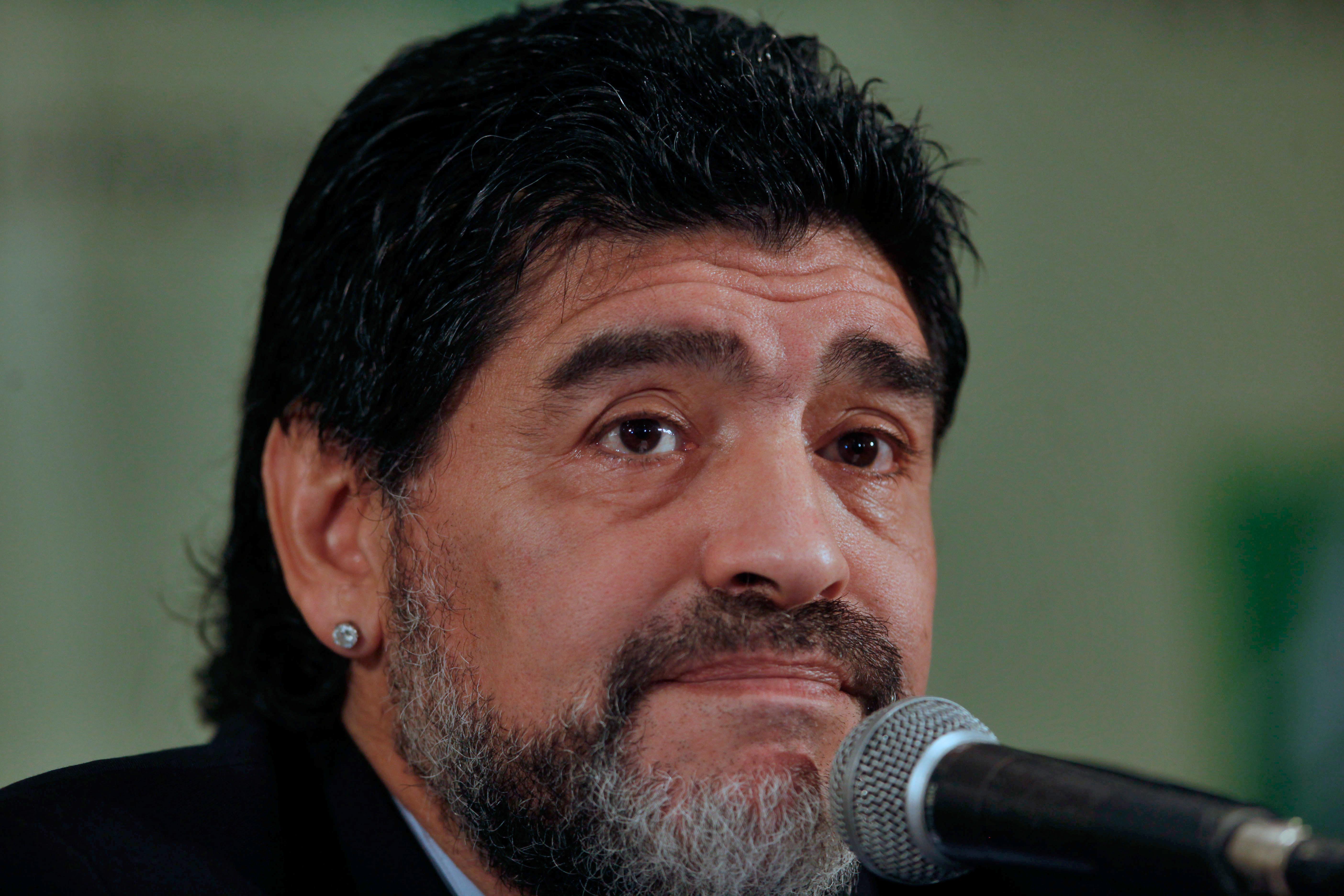 Diego Maradona, Aston Villa, Premier League