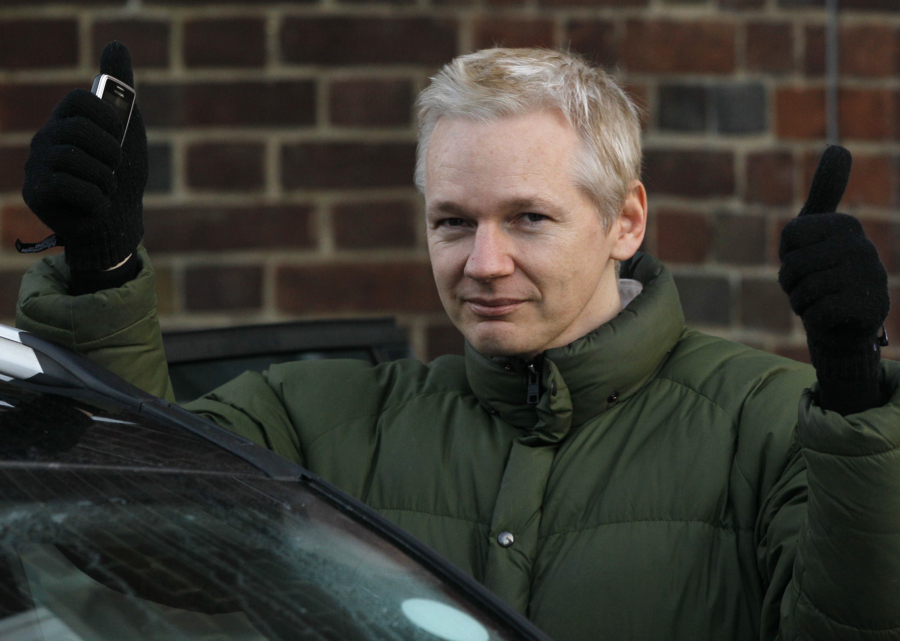 Onsdagen den 30 maj 2012 kom beskedet. Julian Assange utlämnas till Sverige.