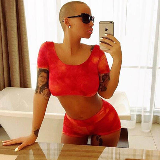 Amber Rose bjuder på ännu en selfie. Amber Rose bjuder på ännu en selfie.