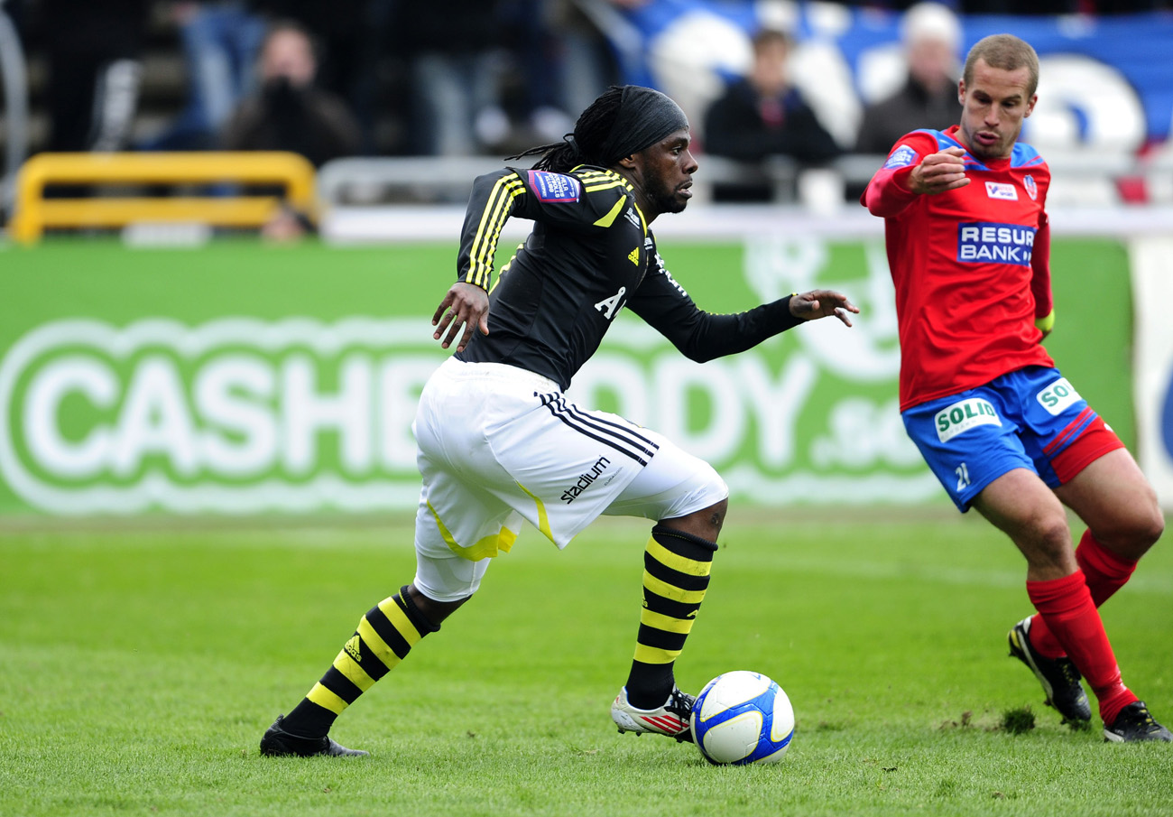Martin Mutumba och hans AIK kommer i framtiden spela på Friends Arena.