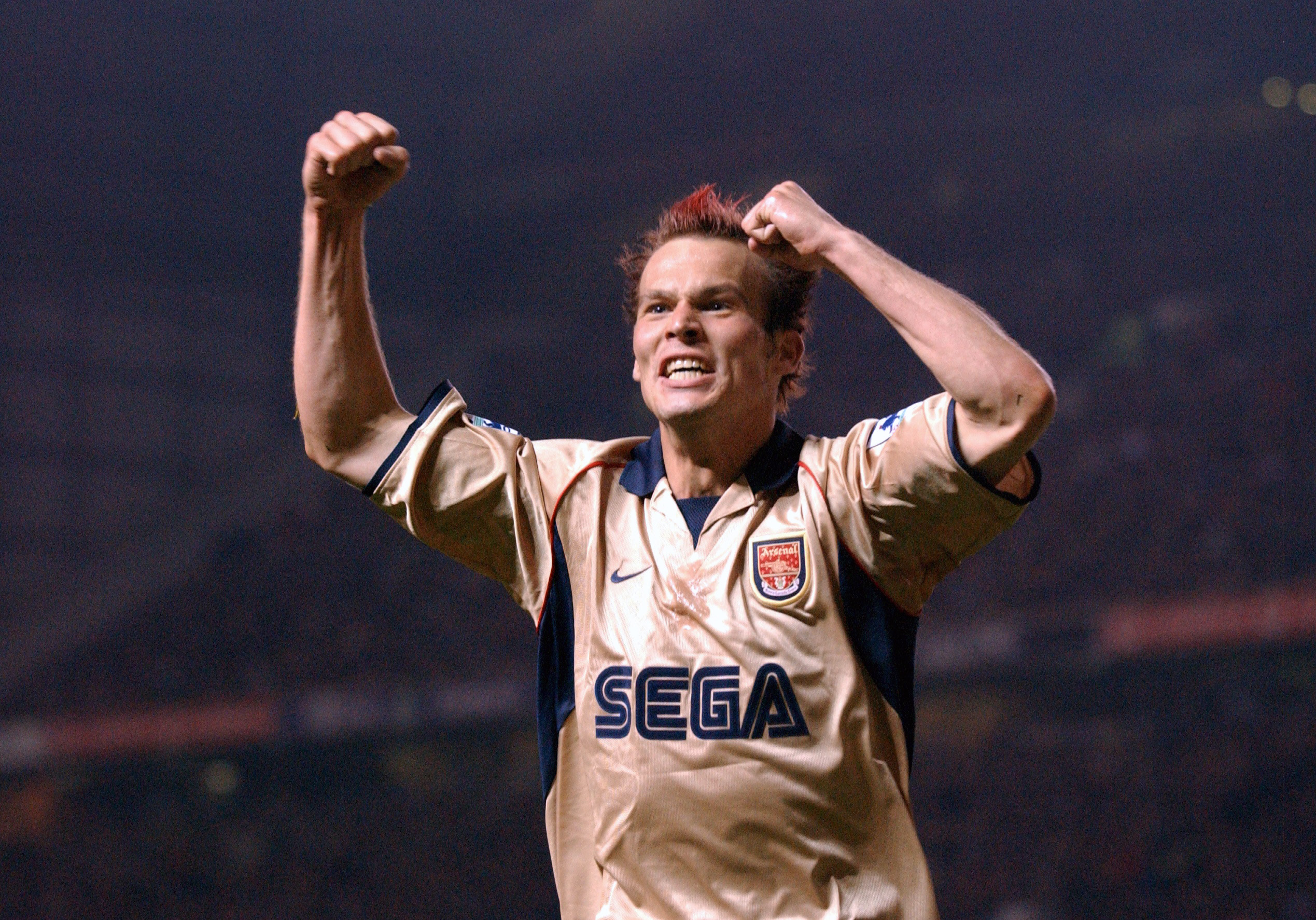 Fredrik Ljungberg körde en Arsenalröd tuppkam ett tag. Men han var rackarnas vass under den tiden. Fredrik Ljungberg körde en Arsenalröd tuppkam ett tag. Men han var rackarnas vass under den tiden.