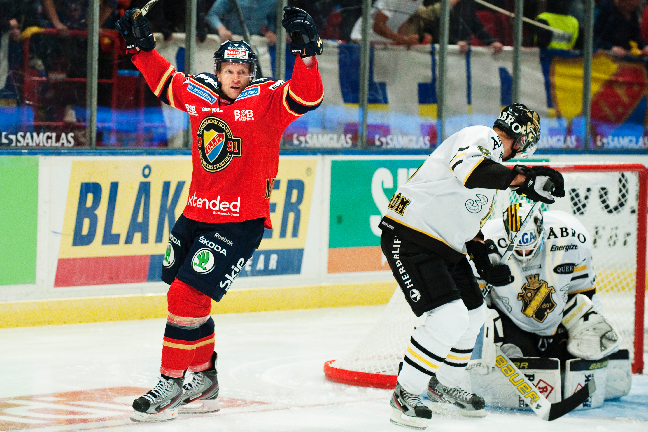 Hemmalaget satte kvitteringen tidigt i mellanperioden. Hemmalaget satte kvitteringen tidigt i mellanperioden.