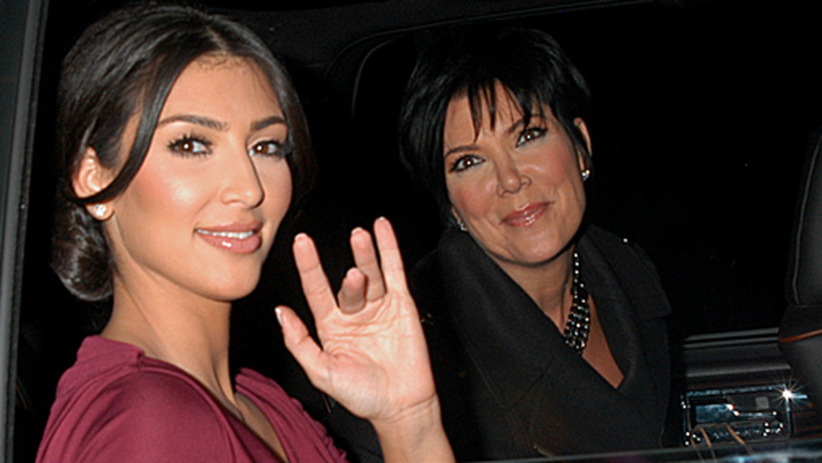 Kim Kardashian med sin mamma Kris Jenner.