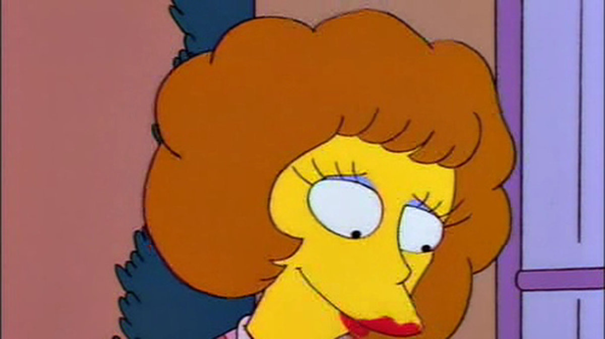 Maude Flanders är egentligen den enda riktigt betydelsefulla karaktären som dött. Allt på grund av att Homer duckade en utskjuten t-shirt på en fotbollsmatch. Det händer i avsnittet "Alone Again, Natura-Diddily".