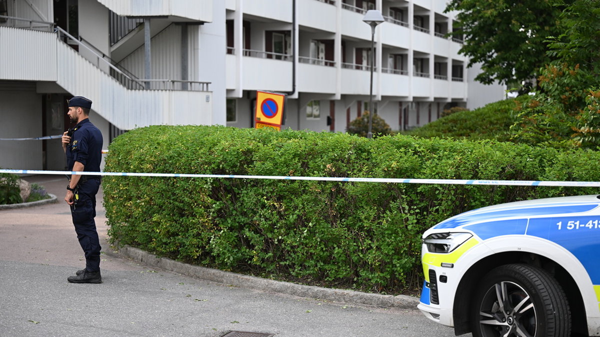 Den man som skadades allvarligt vid en skottlossning i Hisings Kärra i Göteborg har avlidit.