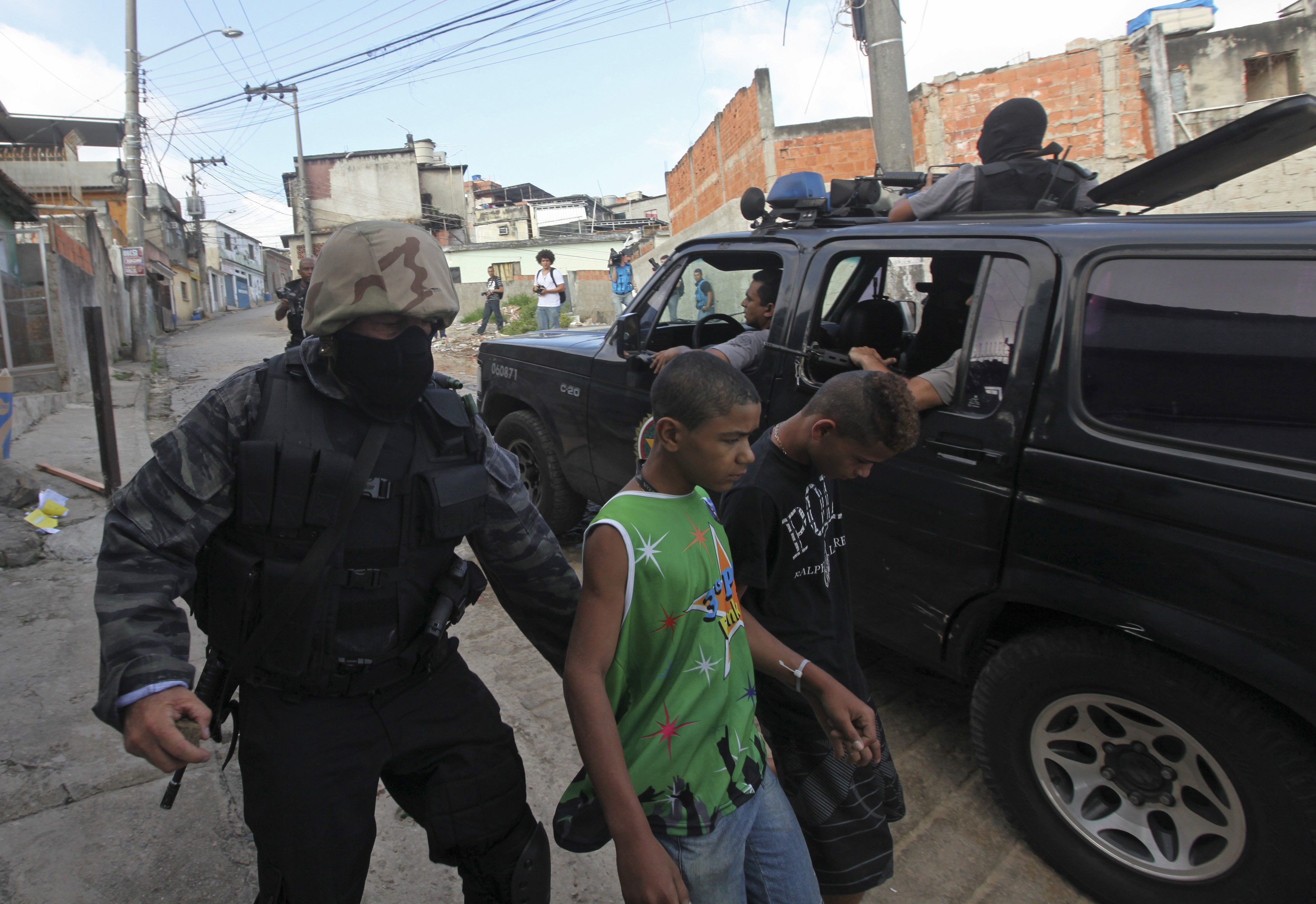 Brott och straff, Favela, Kåkstad, Gang, Brasilien, Polisen