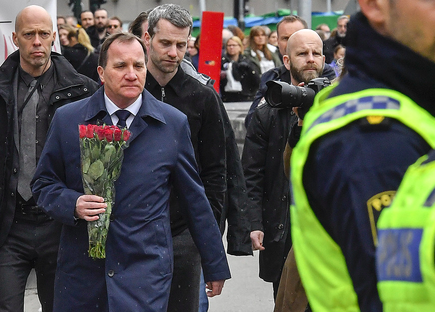 Stefan Löfven på Drottninggatan Stefan Löfven på Drottninggatan