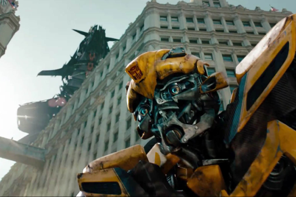 Under inspelningen av "Transformers 3" i september 2010 skadades stuntkvinnan Gabriela Cedillo så svårt att hon har bestående hjärnskador. Nu tvingas filmbolaget betala ut en monstersumma.