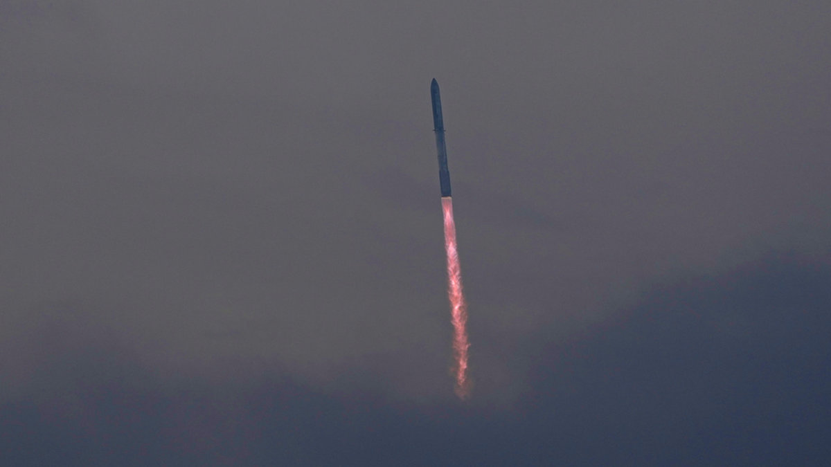 Jätteraketen Spaceship under den tredje testuppskjutningen i mars i år.
