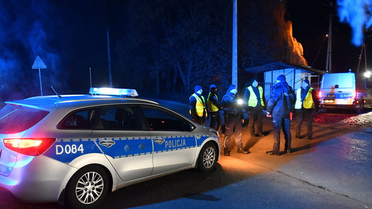 Polsk polis vid den lilla orten där robotarna slog ned.