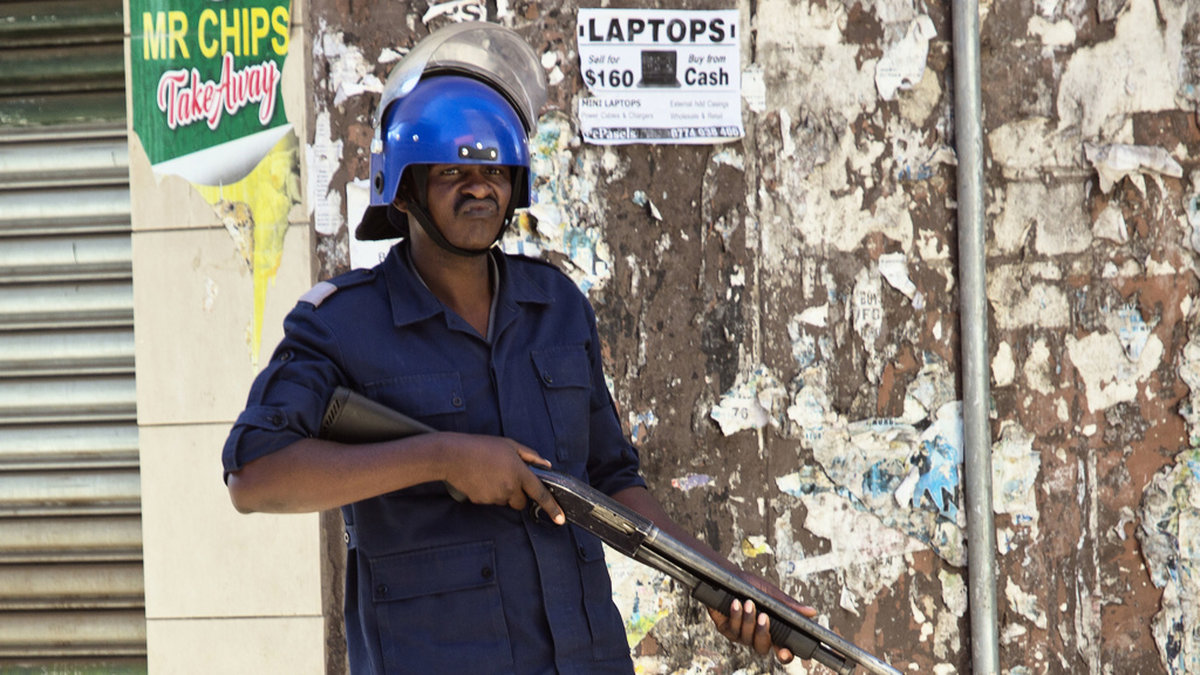 Polis i Zimbabwe grep en sektledare. Arkivbild.