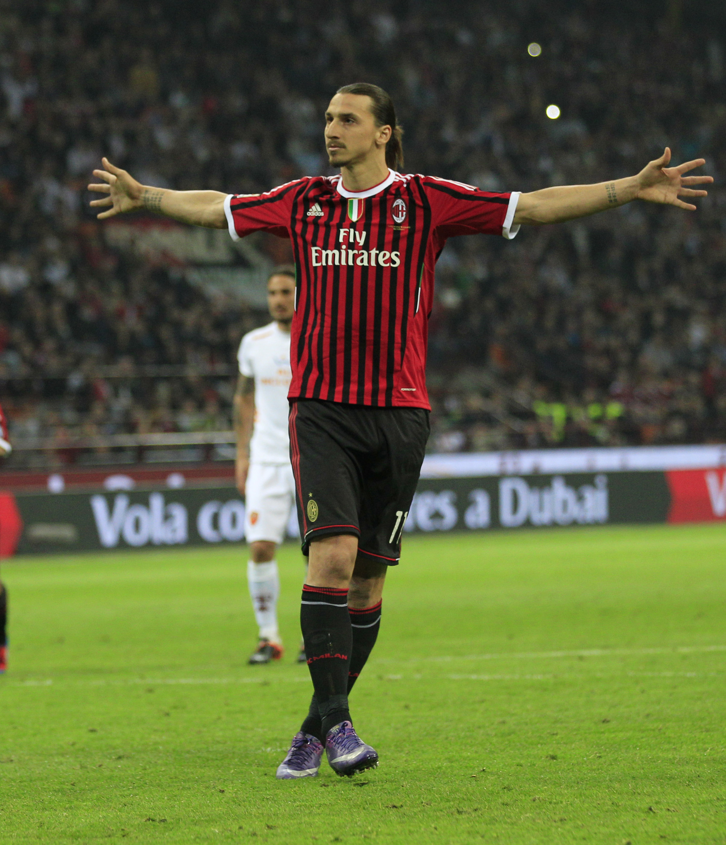Zlatan gjorde tvål mål och säkrade 2-1 segern mot Roma.