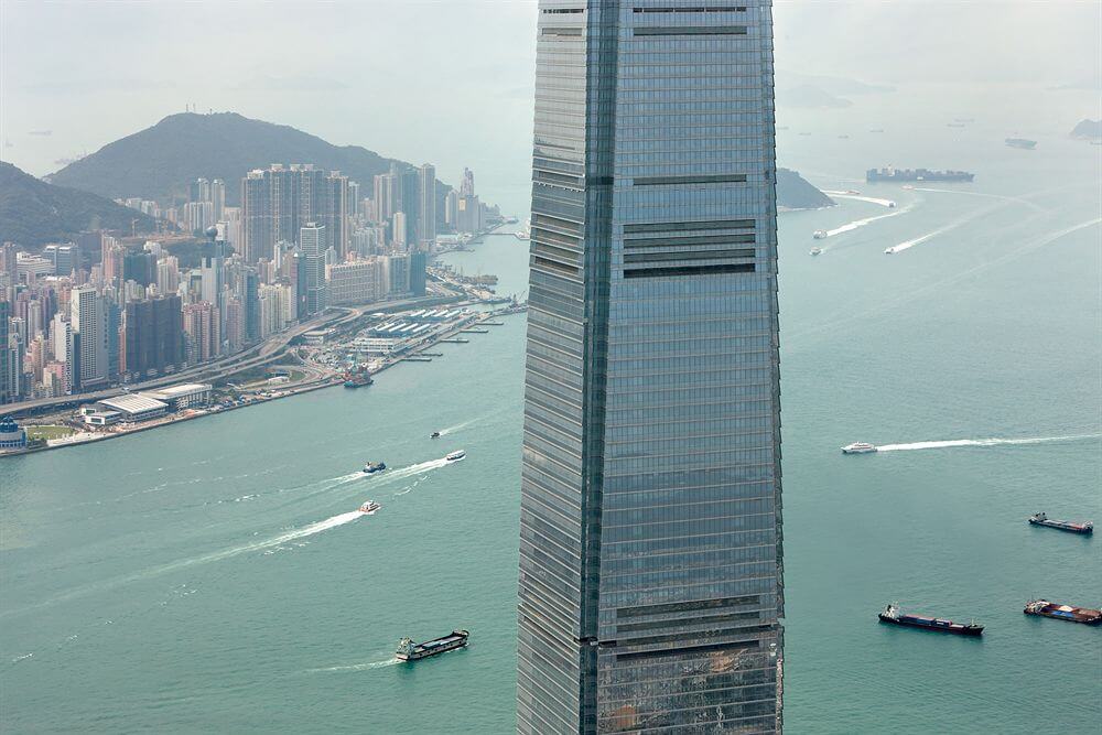 2. The Ritz Carlton i Hong Kong. 2. The Ritz Carlton i Hong Kong.