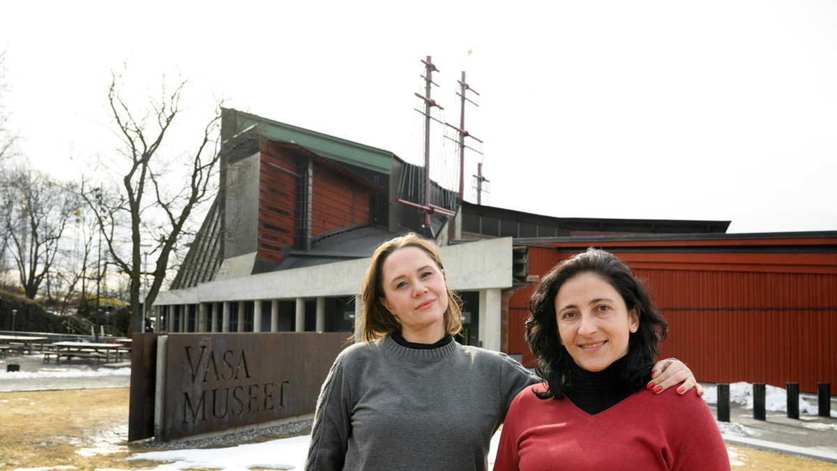 Natalija Tjerhik och Polina Petrasjyna, museianställda från Ukraina, besöker Vasamuseet för att berätta om sina erfarenheter av att skydda kulturarvet under krig.