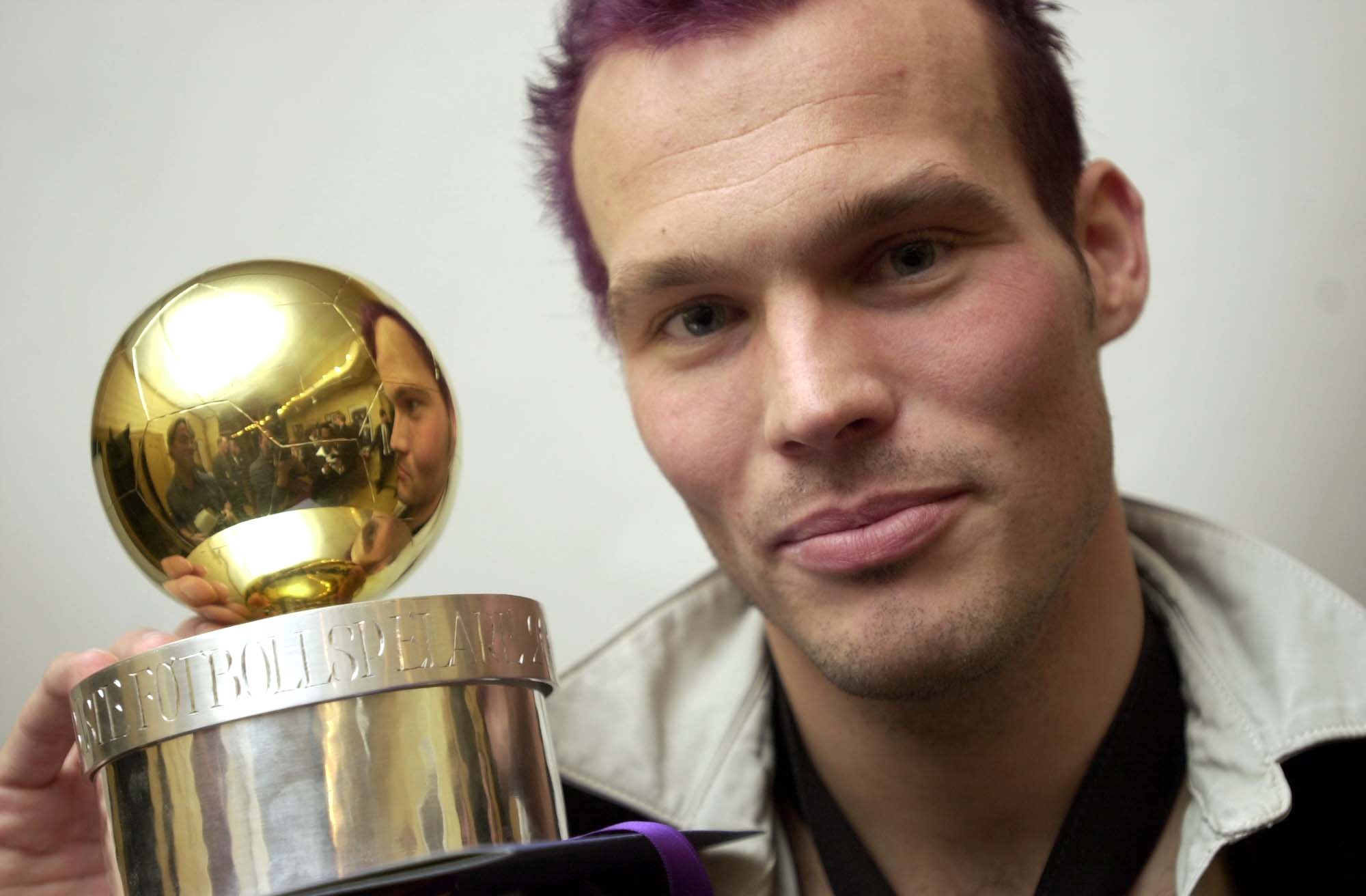 Ljungberg med guldbollen 2002. Ljungberg med guldbollen 2002.