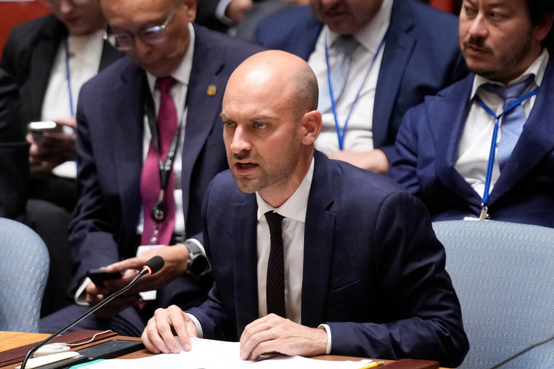 Jean-Noël Barrot, Frankrikes utrikesminister, presenterade först förslaget om tillfälligt eldupphör vid ett möte i FN:s säkerhetsråd.