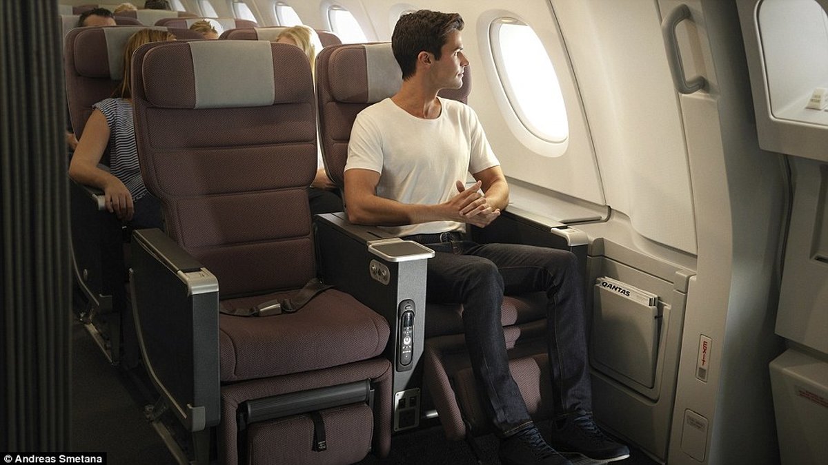 2. Qantas Airways. Här får du betydligt lyxigare stolar än resten av ekonomiklassen. 
