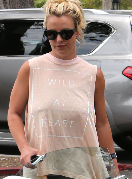 Britney Spears känner sig vild. Britney Spears känner sig vild.