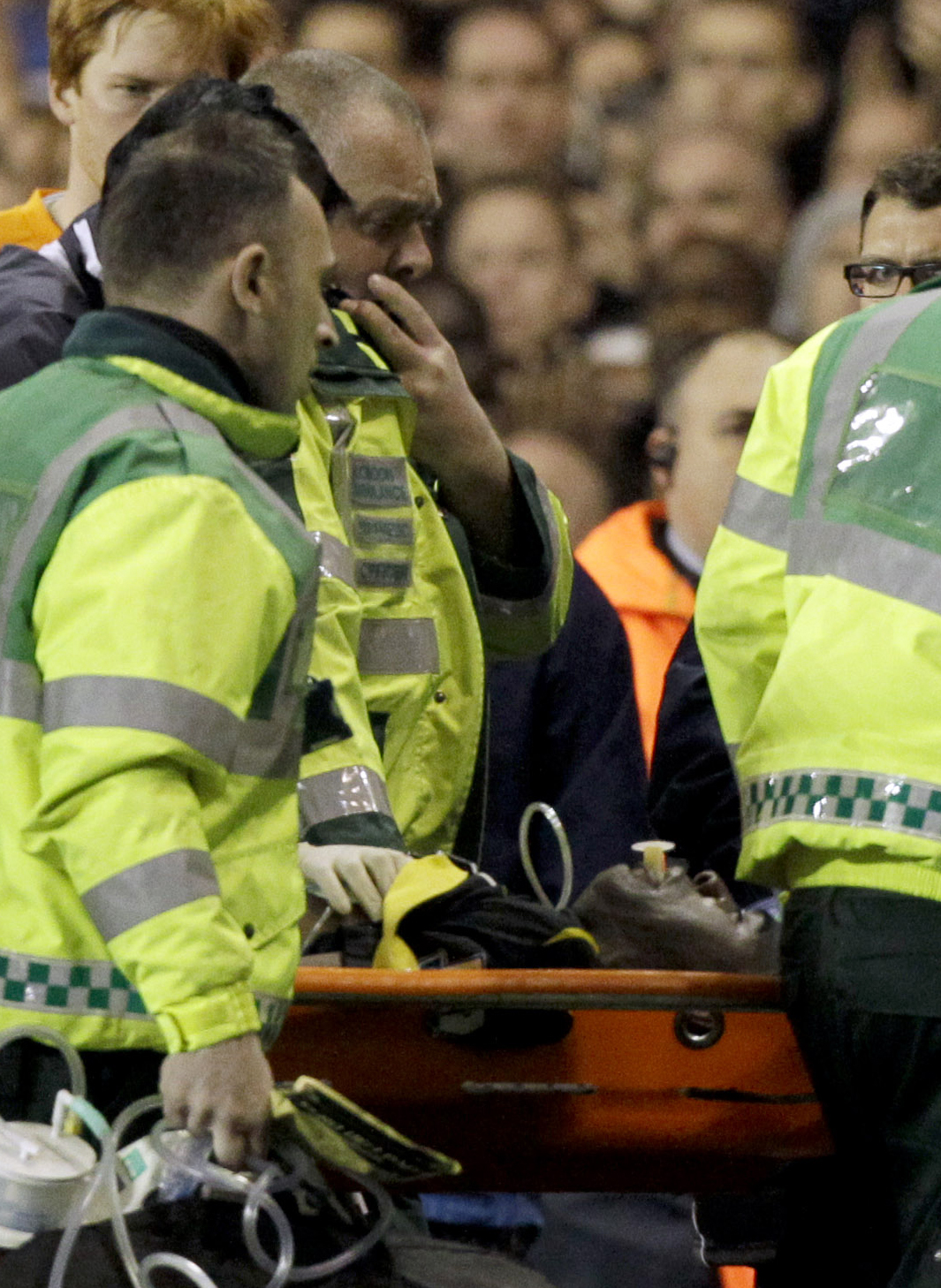 Det var under FA-cupmatchen mot Tottenham den 17 mars som Bolton-spelaren kollapsade.