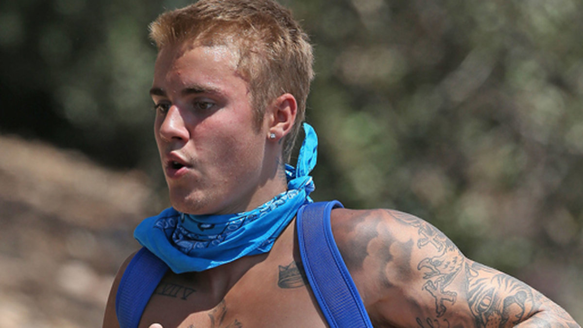 Här ser vi sportiga Justin Bieber jogga runt i Los Angeles. 