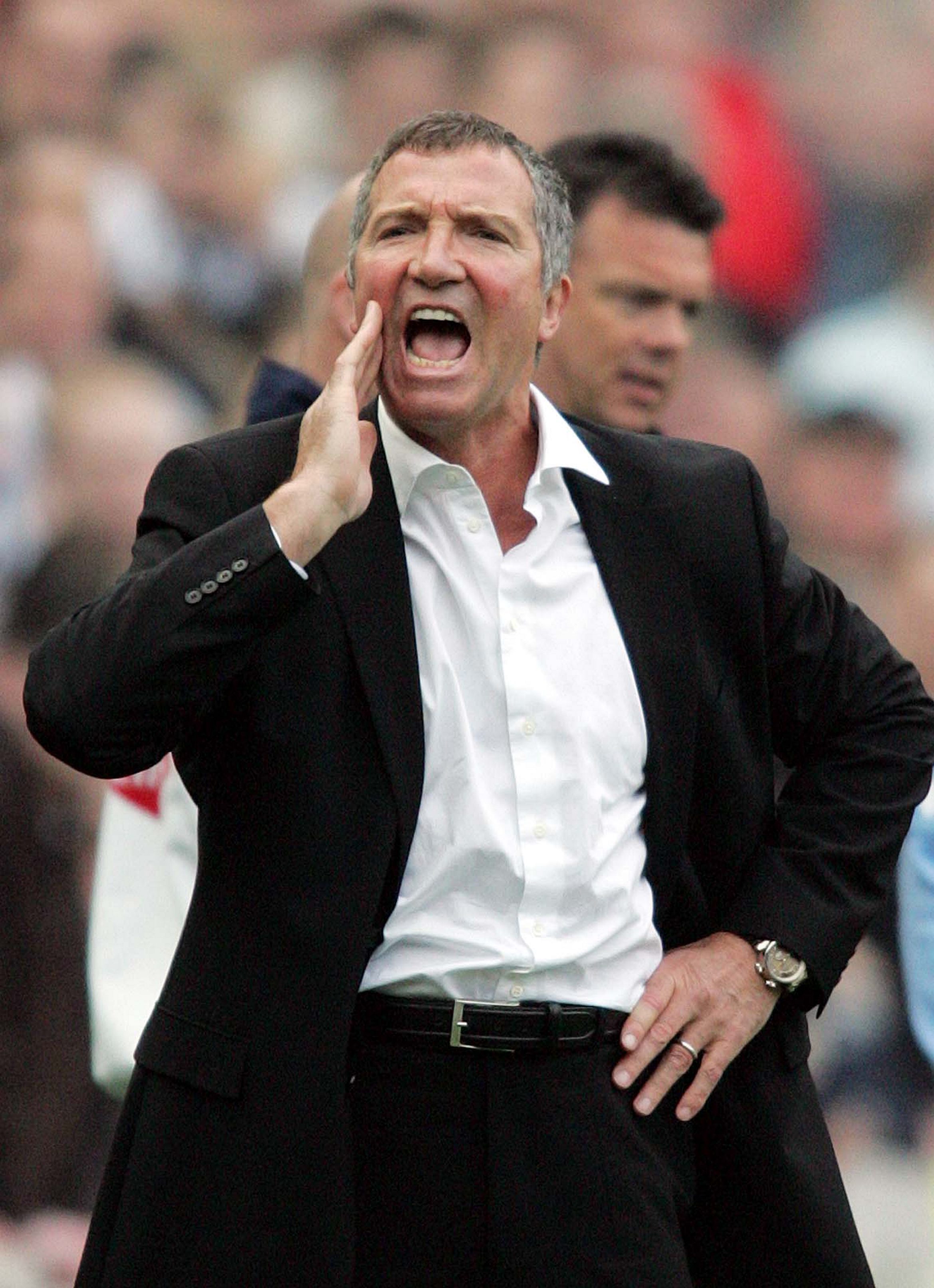 Experterna Souness och Redknapp riktade hård kritik mot Chelsea-tränaren. 