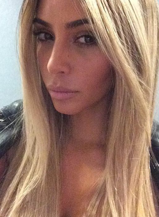 Kim Kardashian har blivit blond. Kim Kardashian har blivit blond.