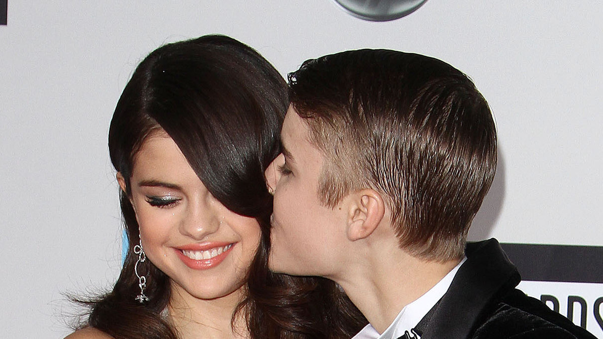 Han haffade sig även en av Hollywoods sötaste praliner - Selena Gomez. 
