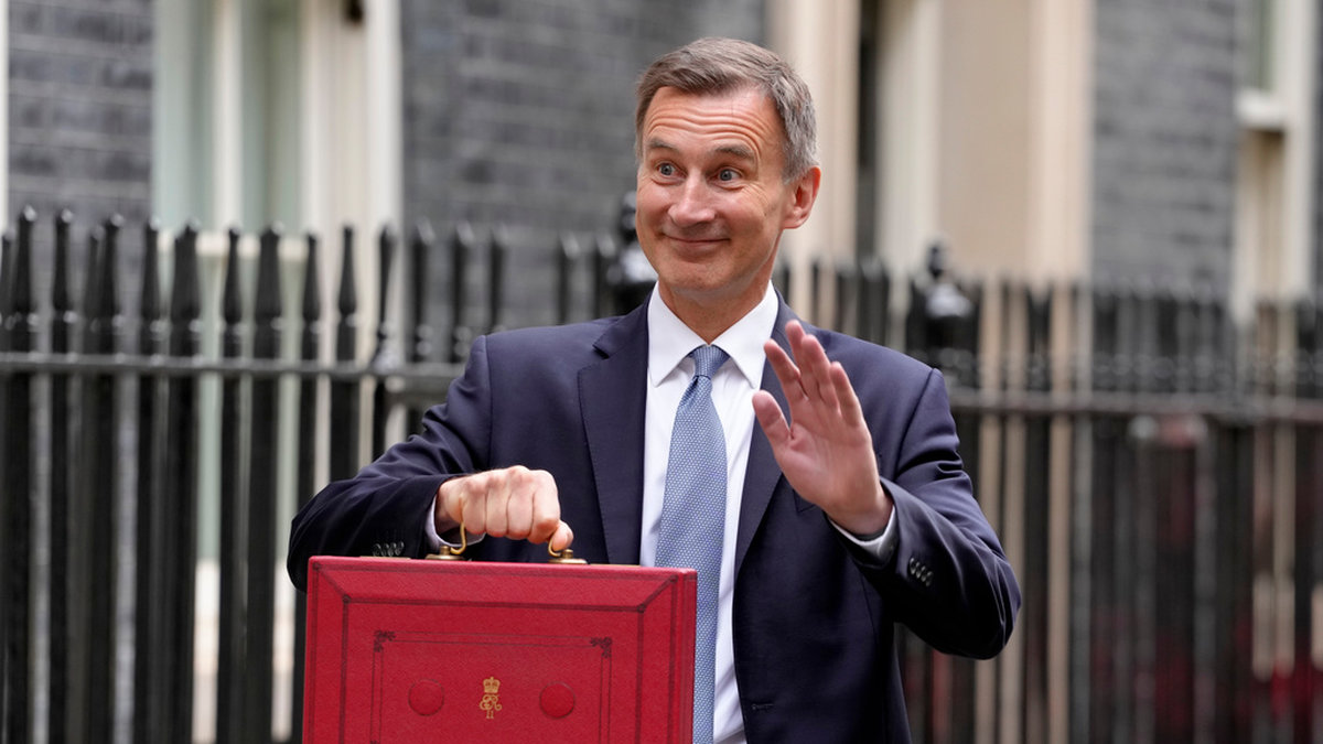 Storbritanniens finansminister Jeremy Hunt, från konservativa Tories, presenterar mini-budget med skattesänkningar. Arkivbild