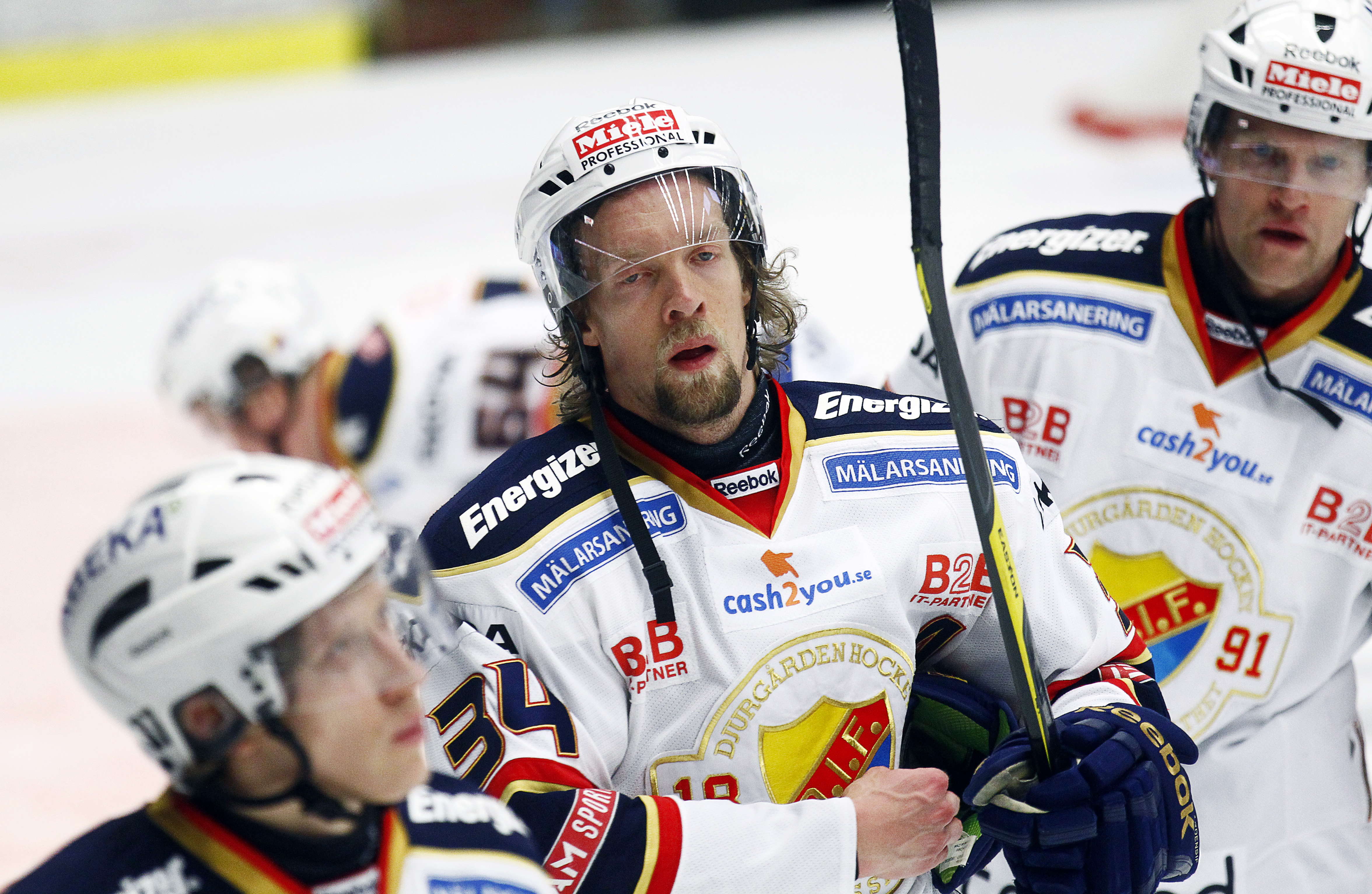 Djurgården föll med 2-1 mot HV71 och tvingas till spel i kvalserien. 