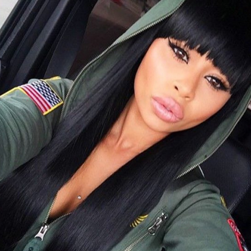 Blac Chyna tar en selfie. Blac Chyna tar en selfie.