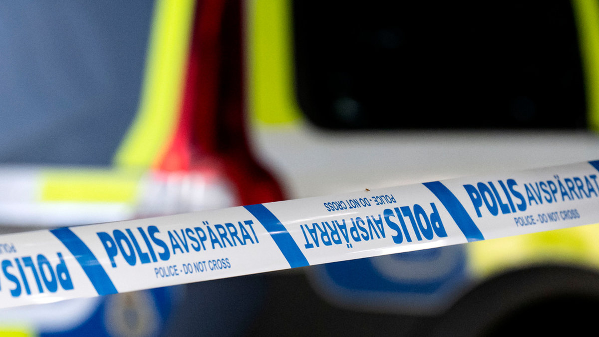 Polisen ber om hjälp med att identifiera en död man som hittades utanför Borås hösten 2021. Arkivbild.