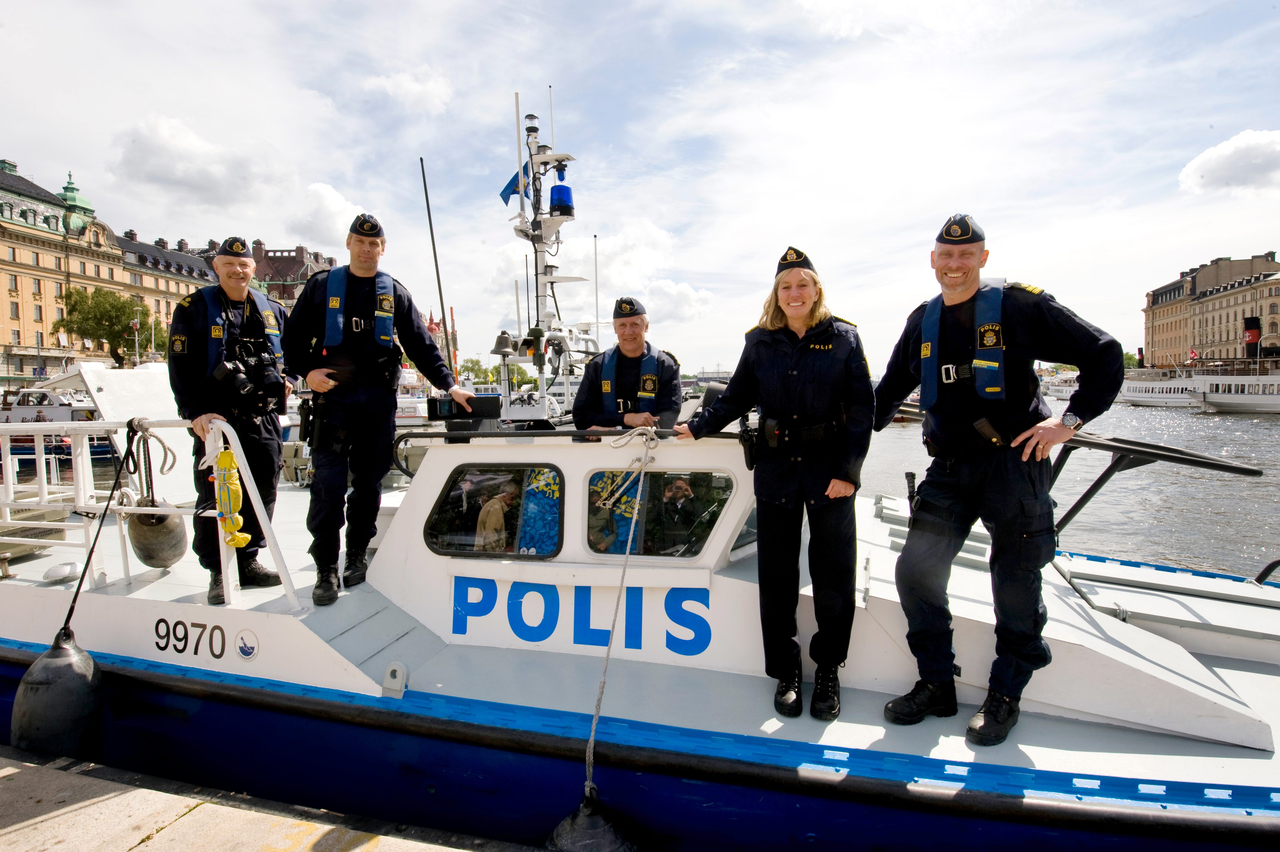 Fredrik Josefsson, mitten, menar att sjöpolisen behöver fler resurser för att efterfölja den nya lagstiftningen.